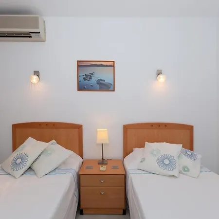 Apartment 925